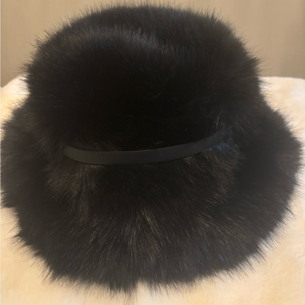 Plush Black Faux Fur Bucket Hat with Slim Band